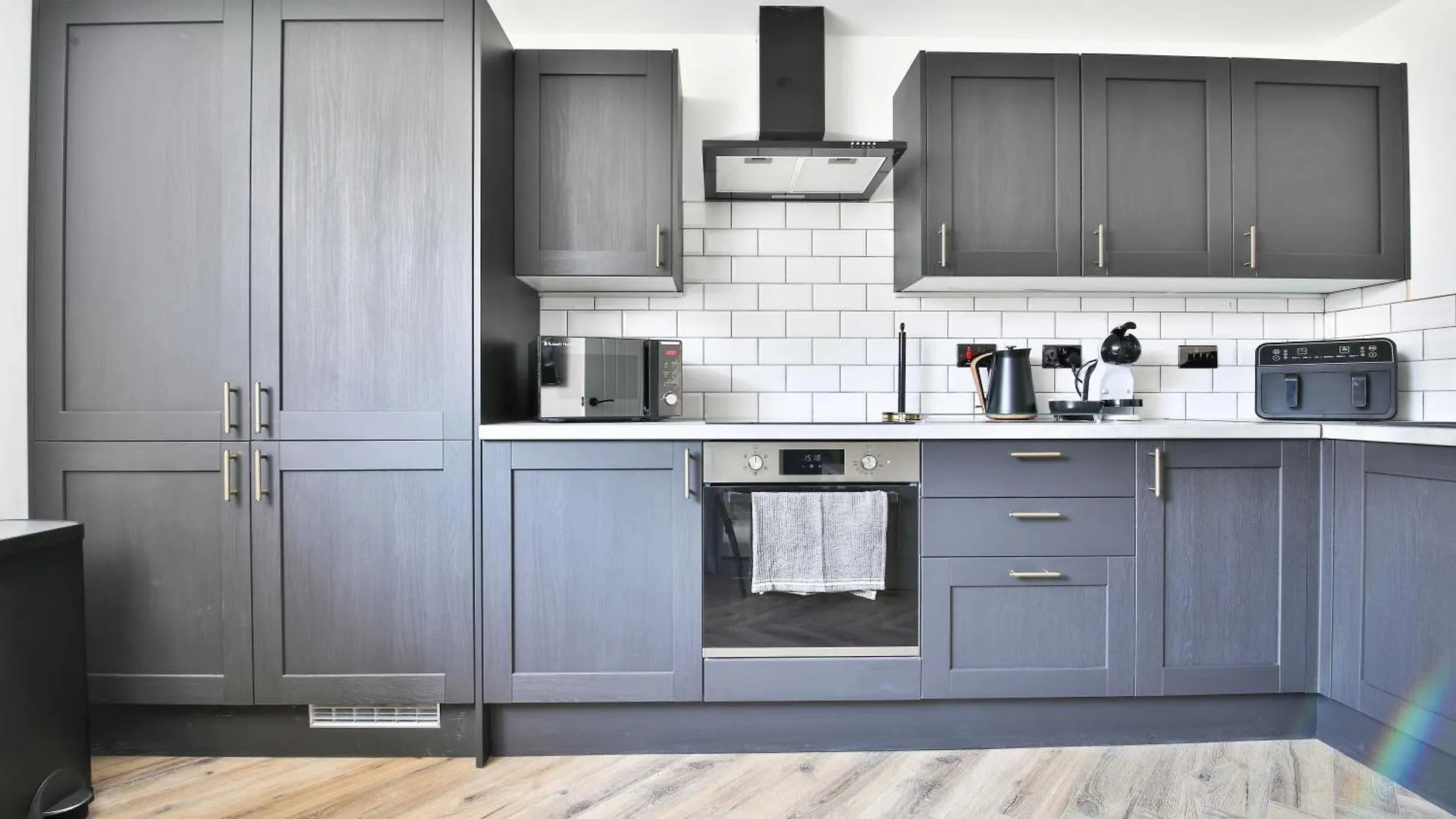 Luxury Central Cardiff Bay Flat With Air Fryer 0*,  United Kingdom