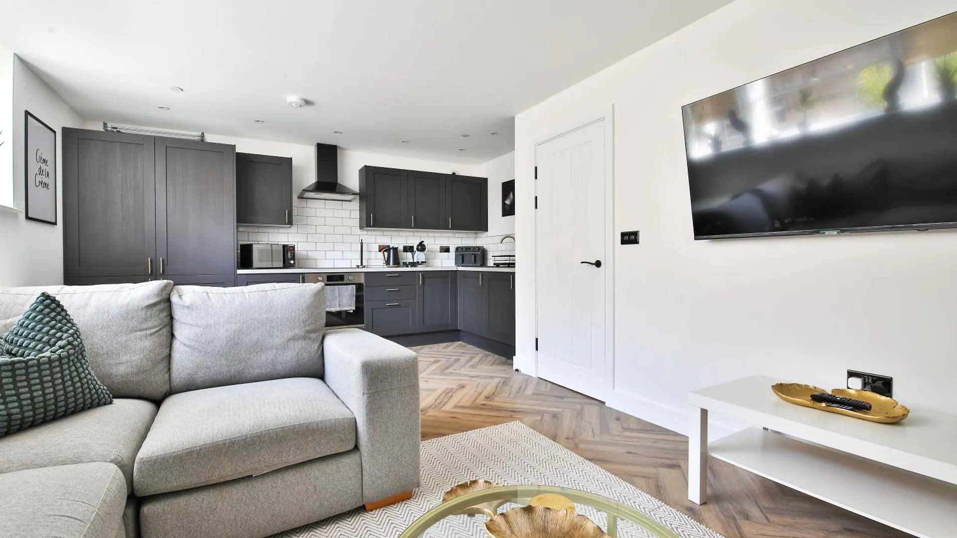 Luxury Central Cardiff Bay Flat With Air Fryer 0*,