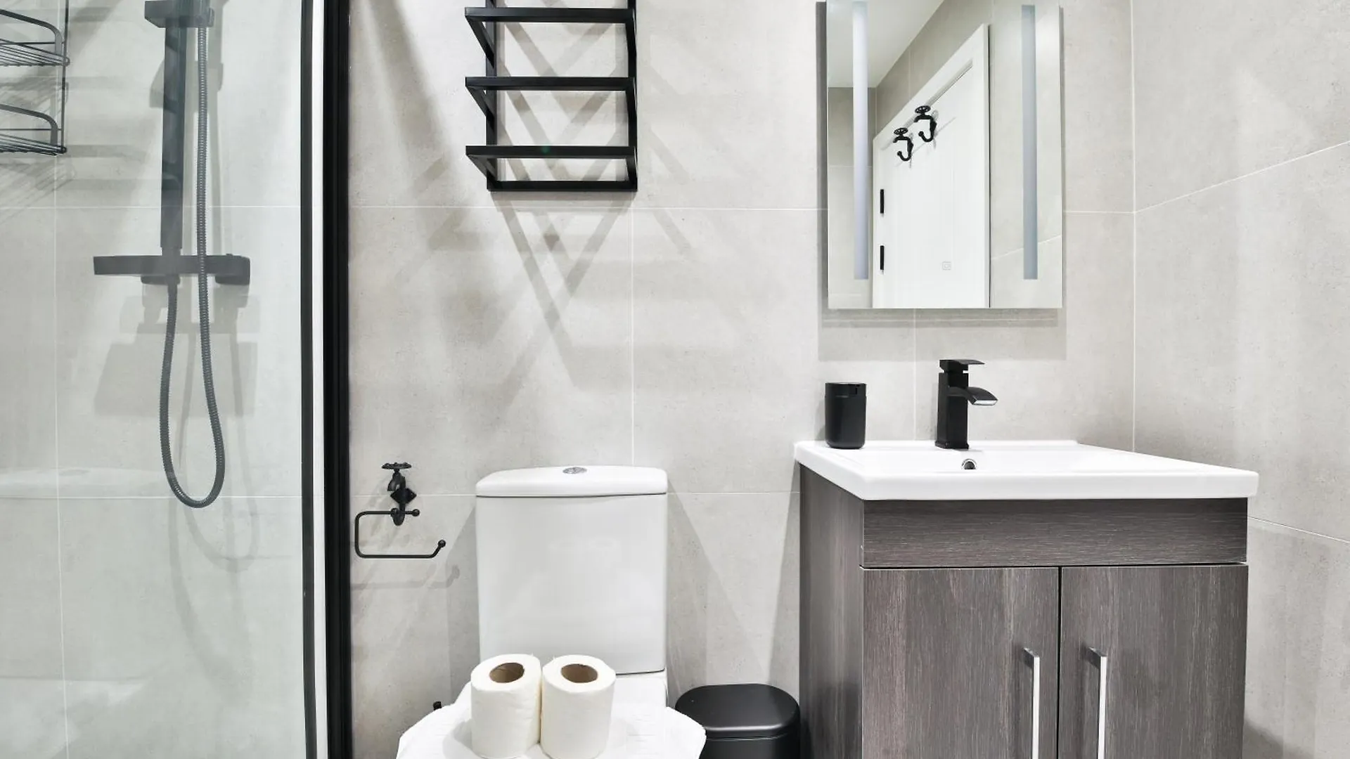 Luxury Central Cardiff Bay Flat With Air Fryer Apartment