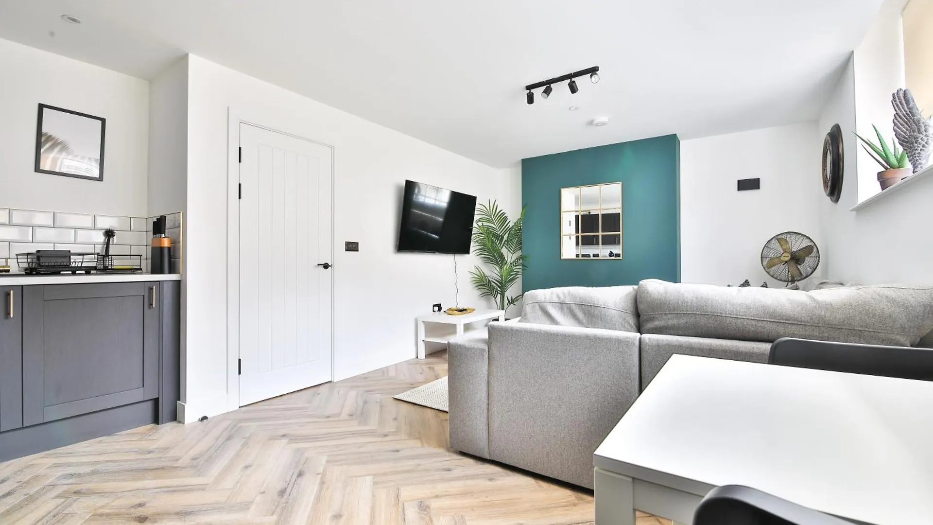 Apartment Luxury Central Cardiff Bay Flat With Air Fryer United Kingdom