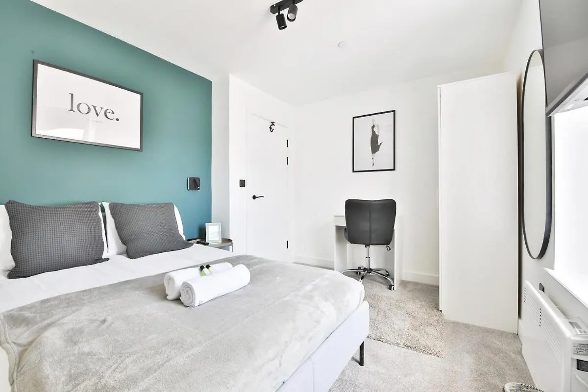 Luxury Central Cardiff Bay Flat With Air Fryer
